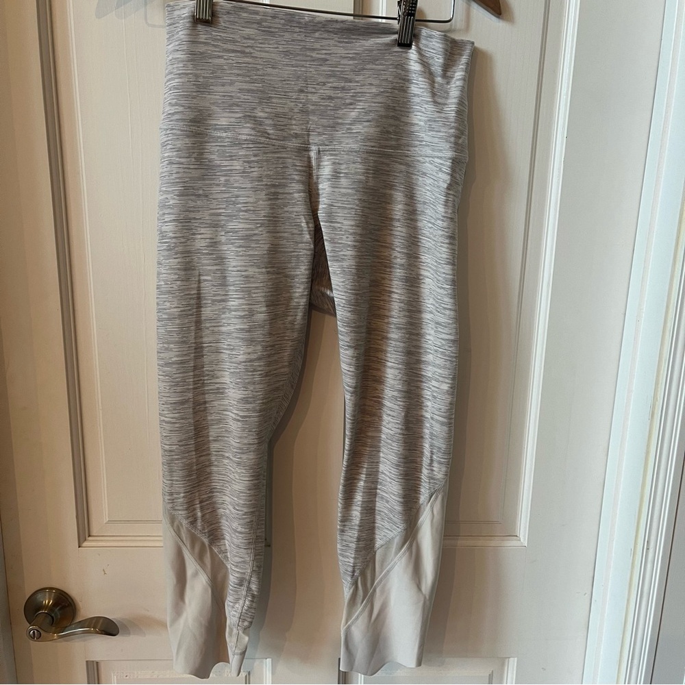 Lululemon Wunderunder scalloped White & Gray Leggings